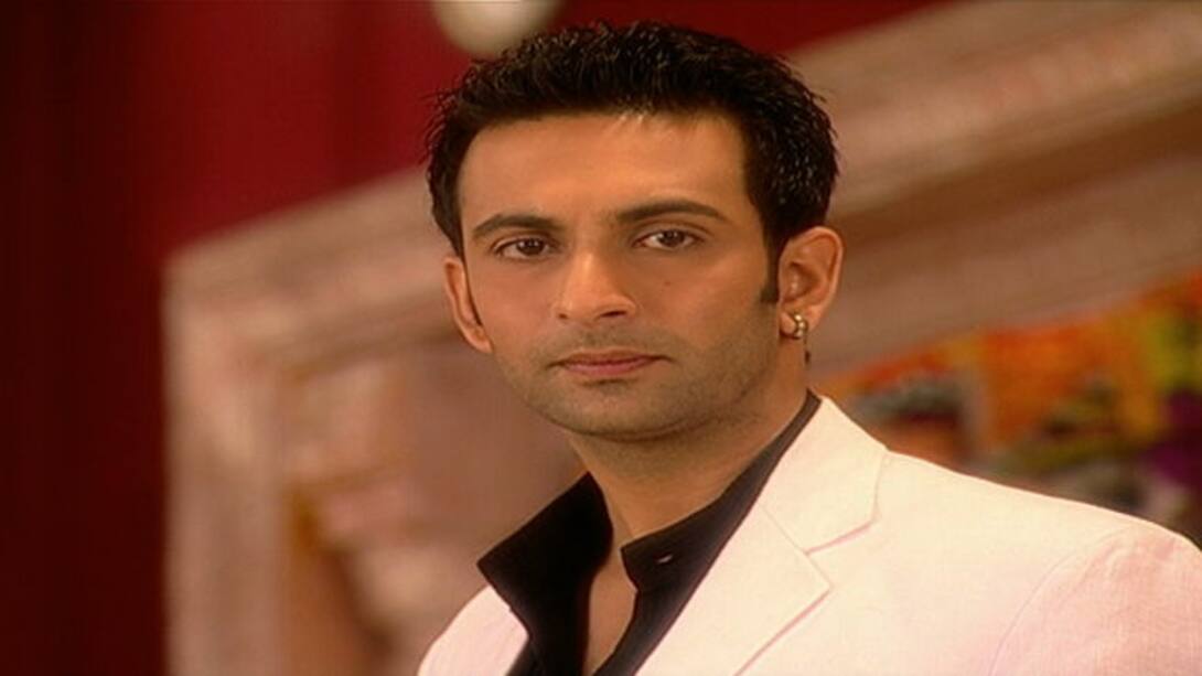 Veer demands a divorce