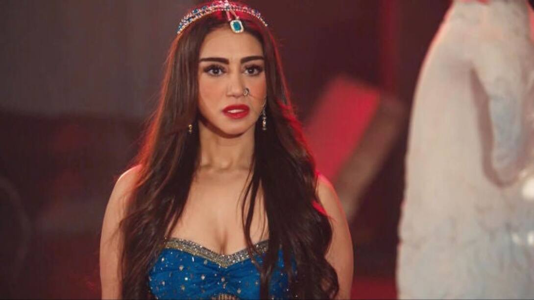 Heena follows Urvashi's orders
