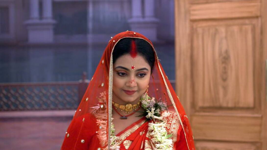 Durga enters Sen Mansion