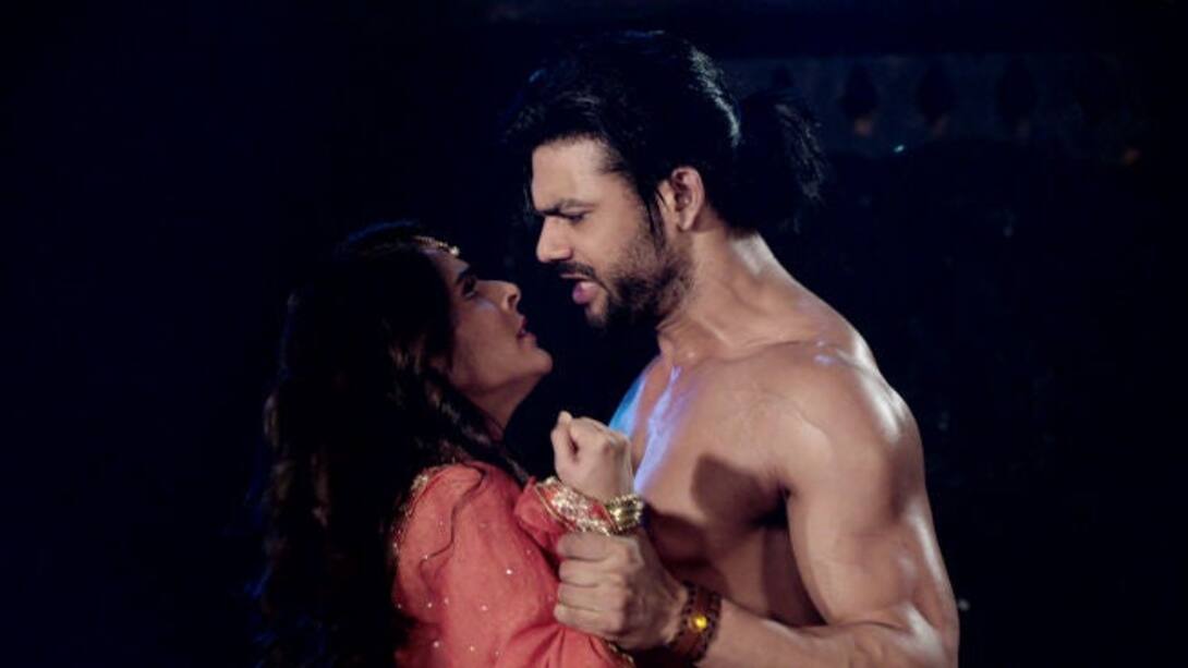 Veer attacks Chandrakanta