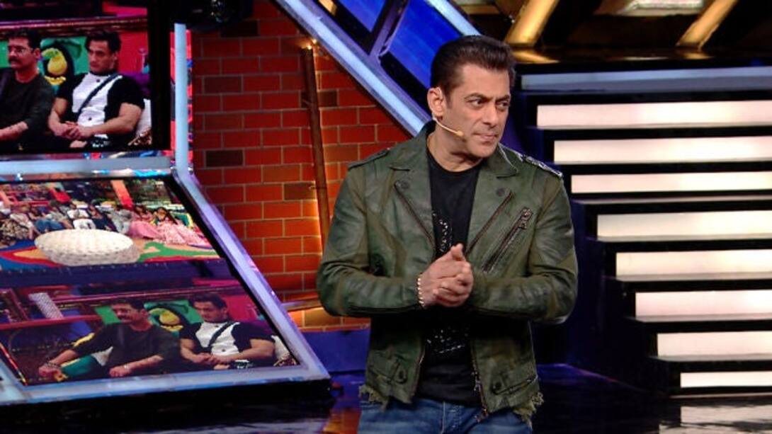 Salman's sarcastic claps!