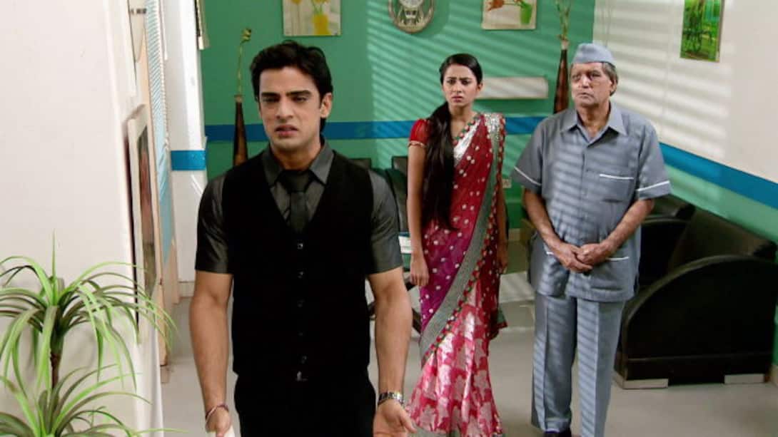 Dr. Amit confronts Priya's father