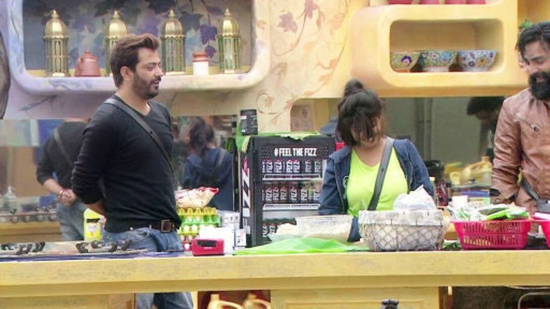Day 22: Manu makes fun of Lokesh
