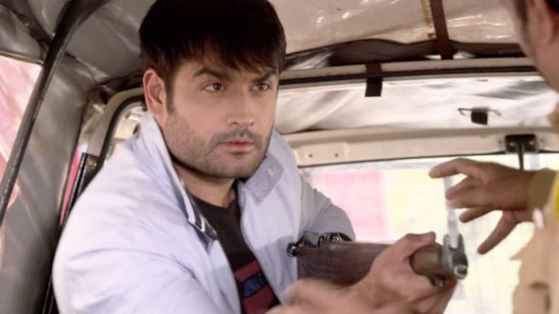 Harman escapes from the police