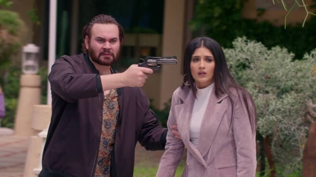 Meher is taken hostage!