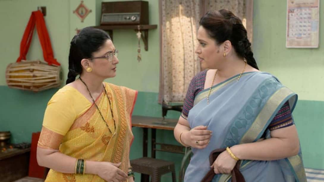 Nalini stops Shravani from leaving