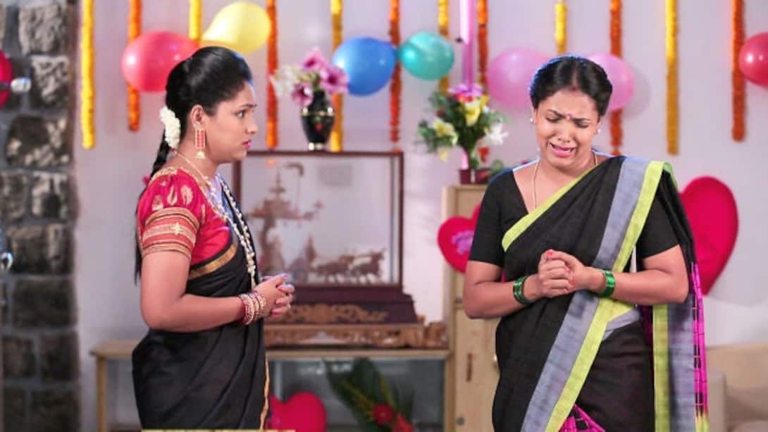 Devika acts gullible in front of Bhoomika