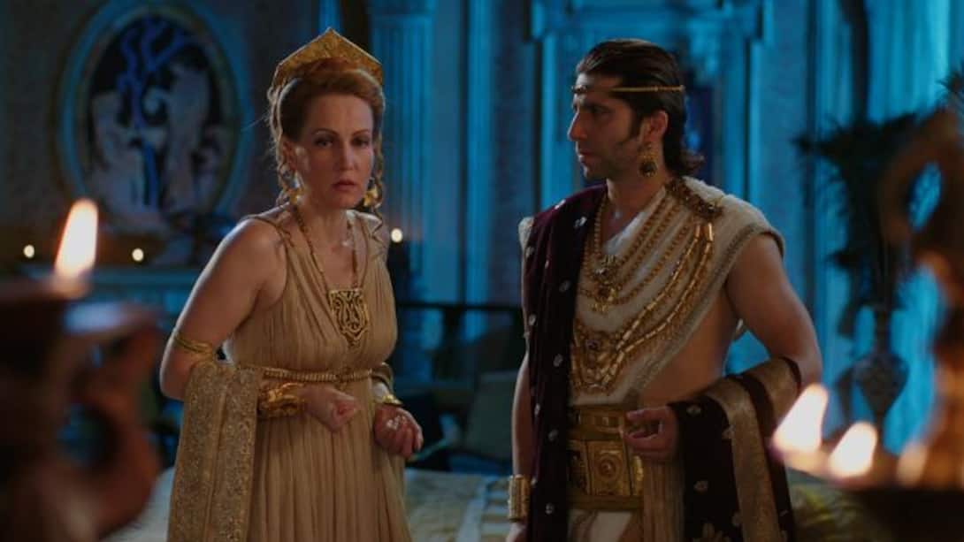 Ashoka decides to enter the new palace