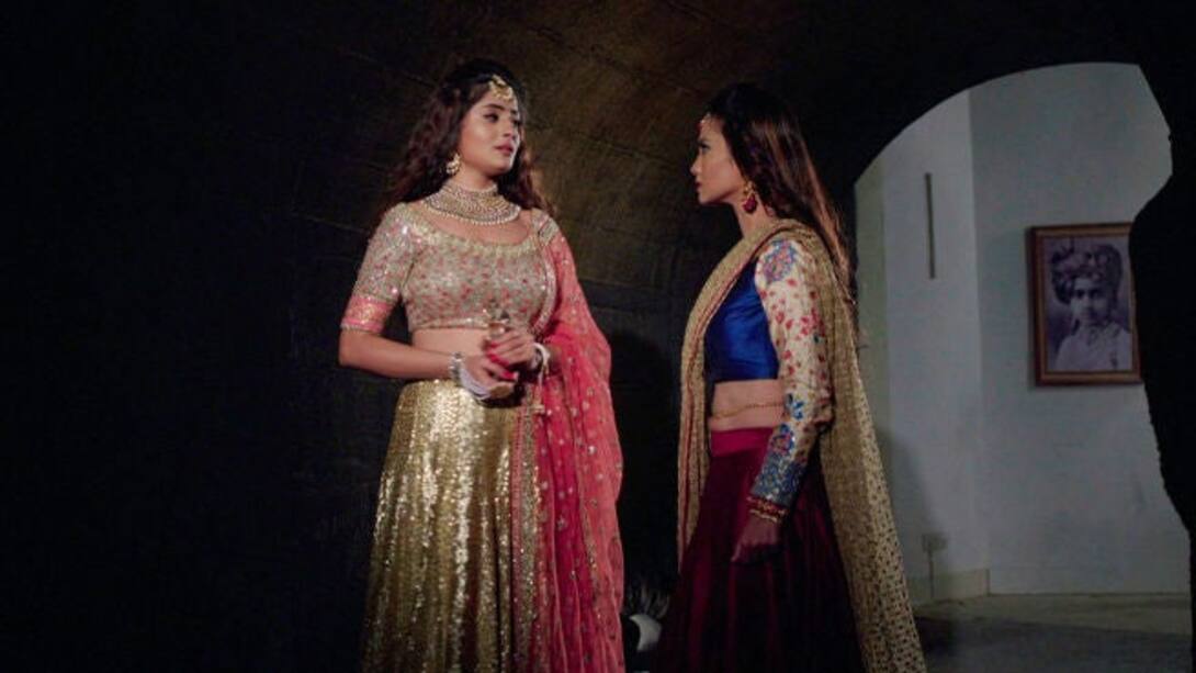 Sitaara catches Chhabili red-handed!