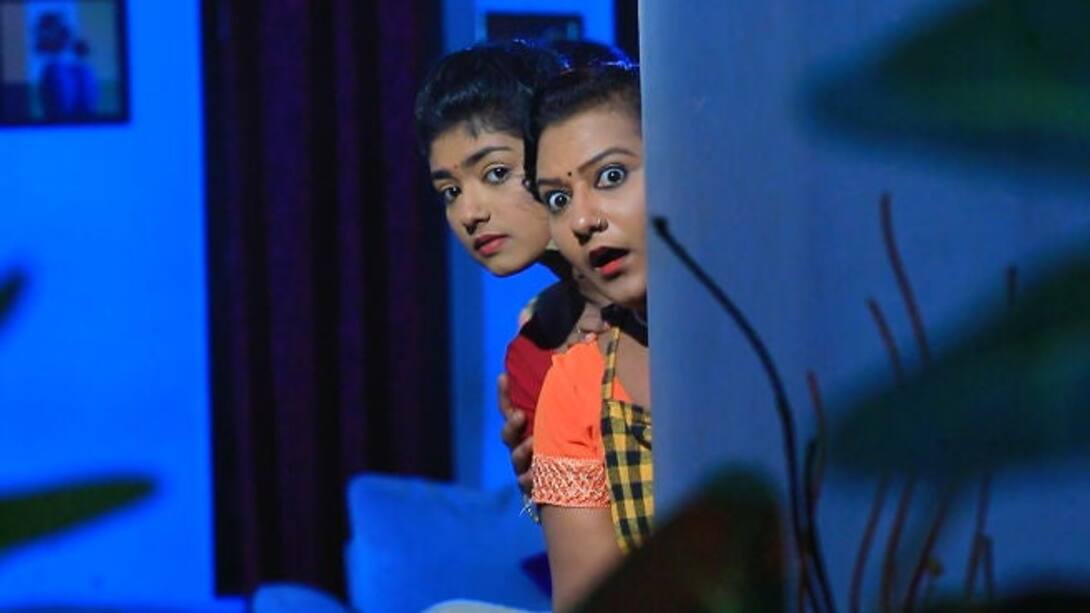 Mani secretly monitors Aishwarya