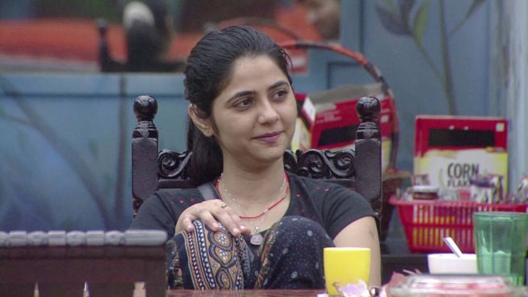 Watch Veena's New Life Excitement Video Online(HD) On JioCinema