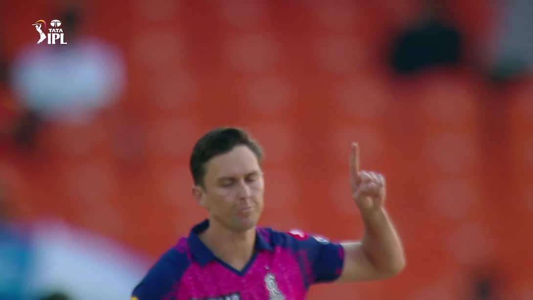 Wicket! Boult Strikes Early
