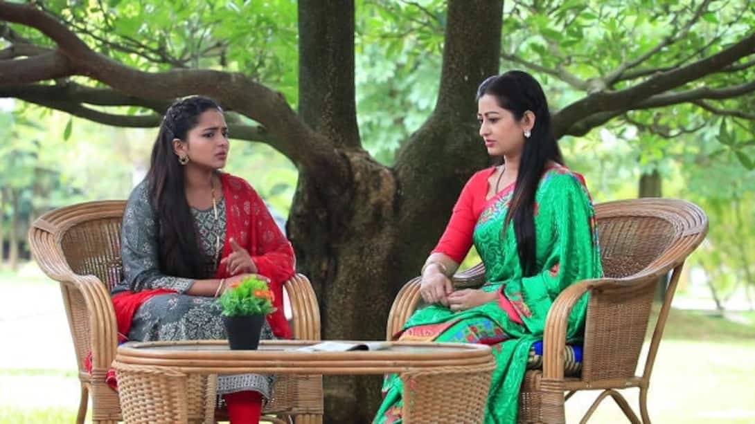 Inchara-Lavanya discuss together