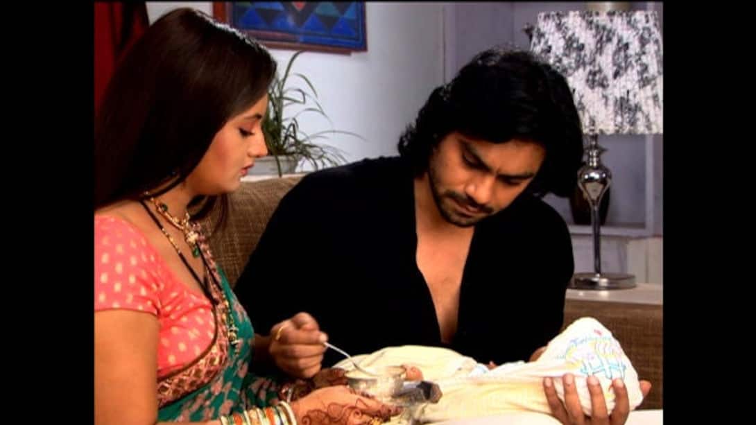 Raghuvendra asks Ichha to feed Yuvraj
