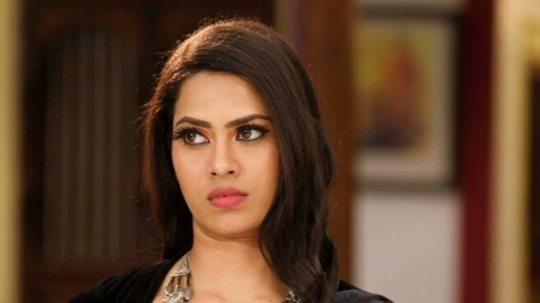 Nithya insults Sakthi