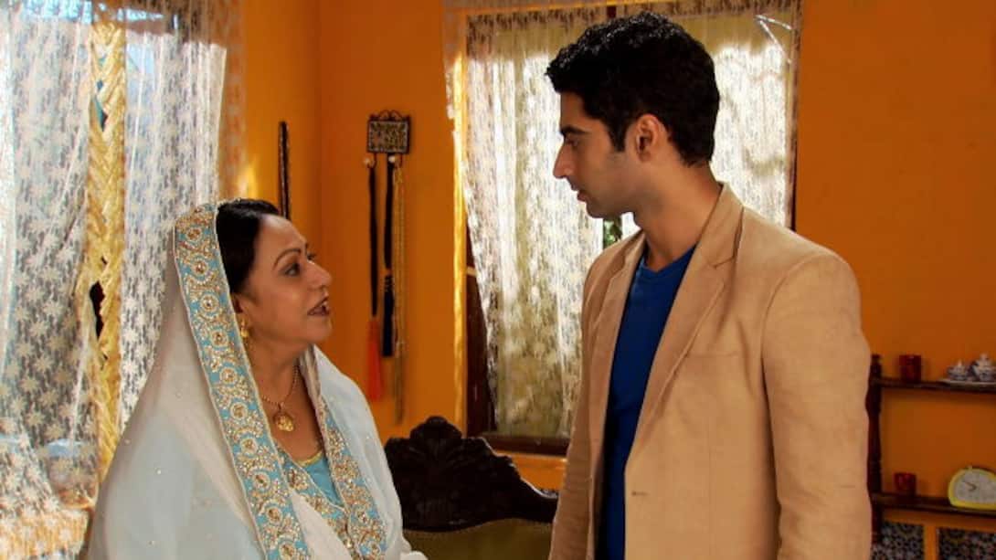 Zain goes out in search of Aaliya