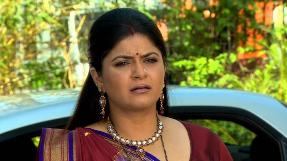 Divya is worried about Sumitra