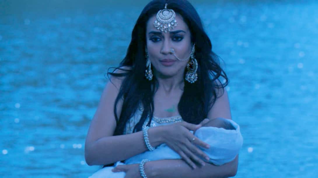 Meena protects Anthakar