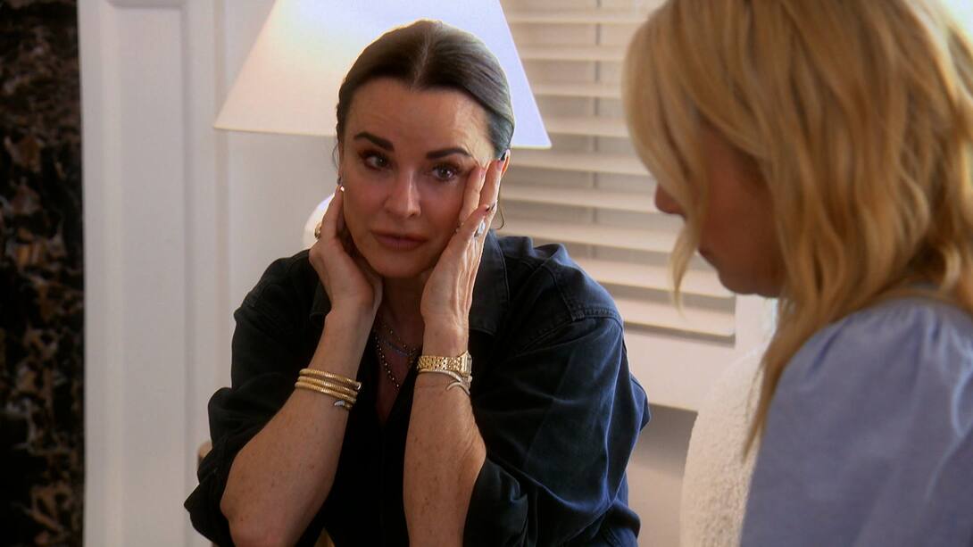 The Real Housewives Of Beverly Hills Watch Season 12 Episode 1 The Break In on JioCinema