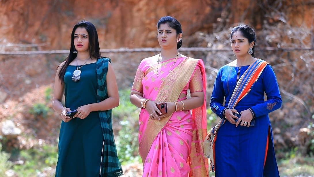 Sudharani and Geetha going to tell the truth to Vijay
