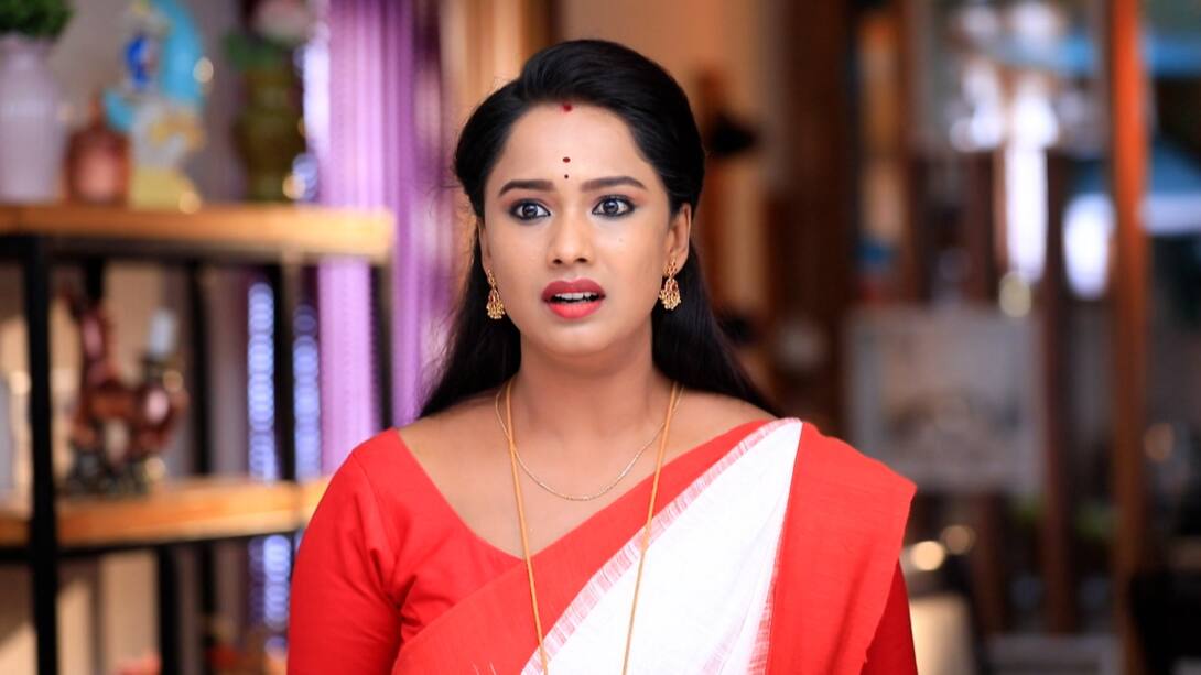 Swathi is insulted by Sahana again