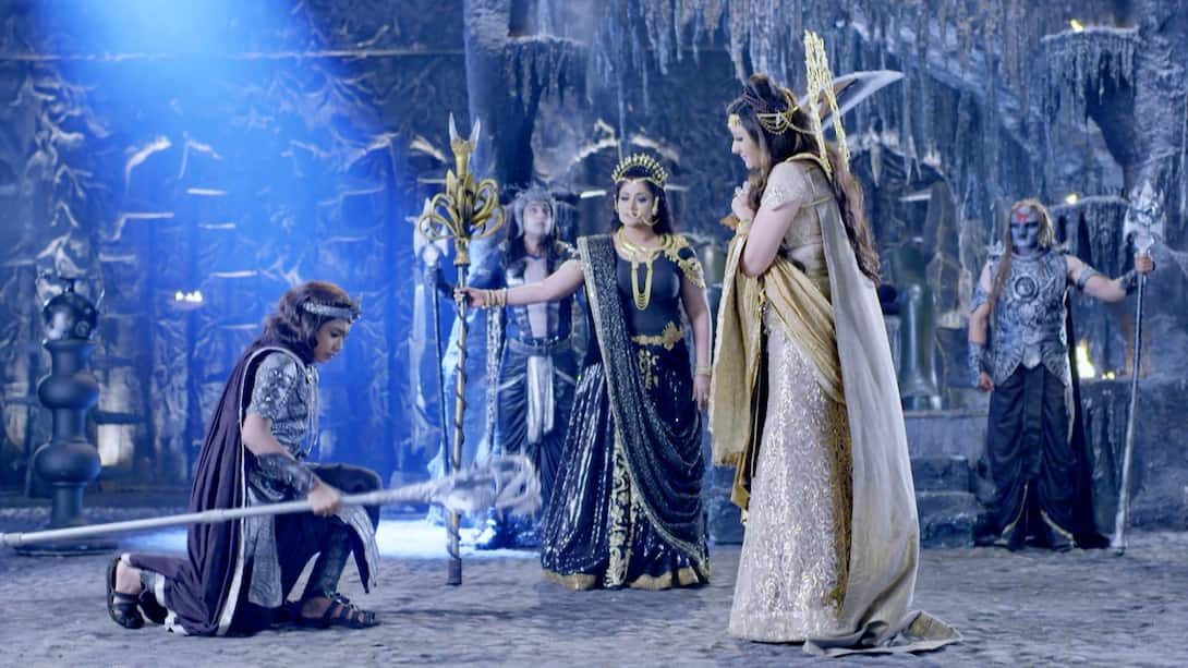 Shani surrenders to Simhika!