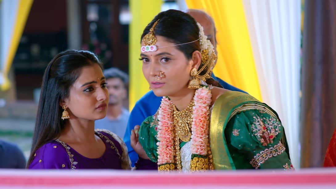Aradhana tells Kavya about the Dowry