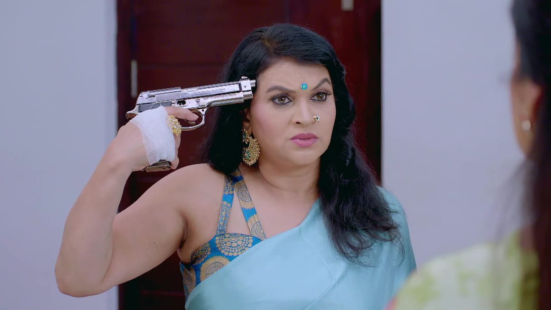 Manyata threatens to shoot herself