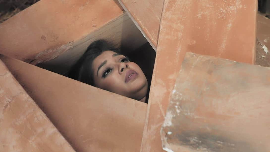 Charulatha is trapped!