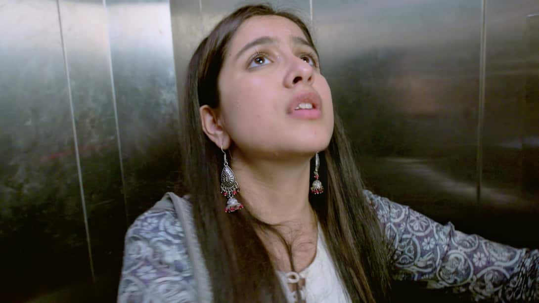 Aadhya trapped in an elevator