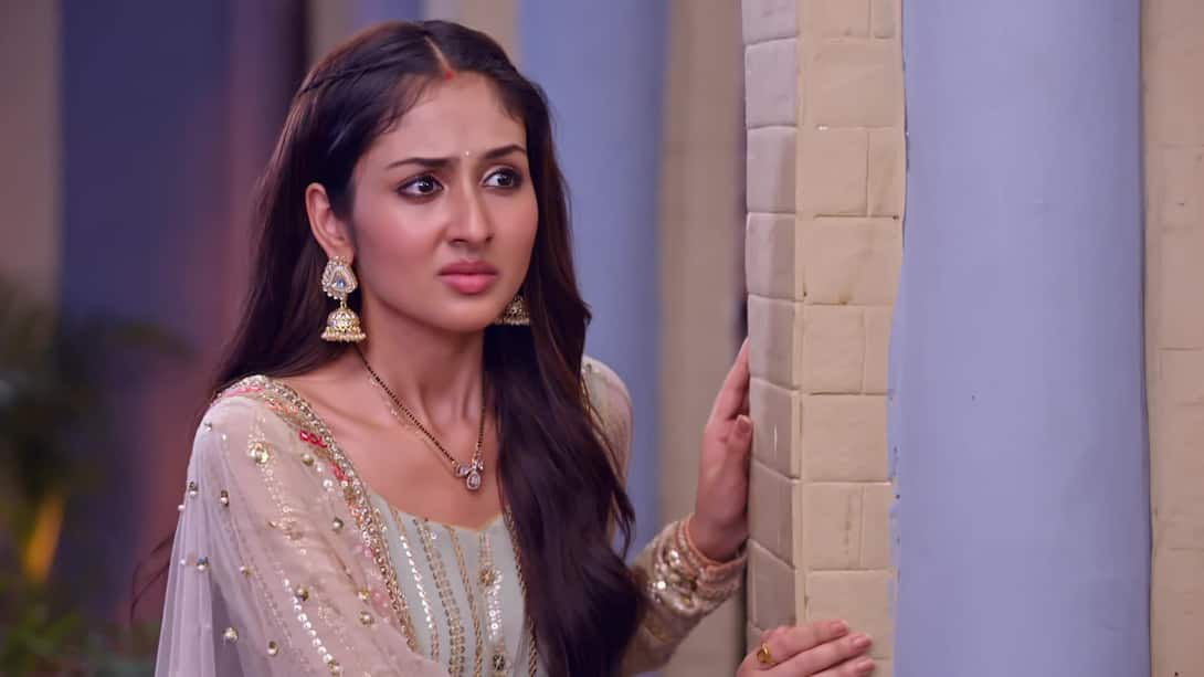 Watch Parineetii Season 1 Episode 704 : Parineet Spies On Madhu - Watch ...