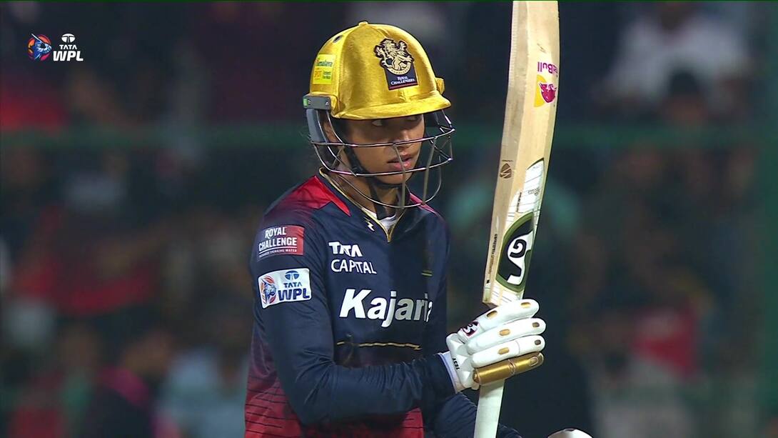 Watch Rcb Vs Dc Smriti Gets Her First Wpl 50 Video Onlinehd On Jiocinema 5370