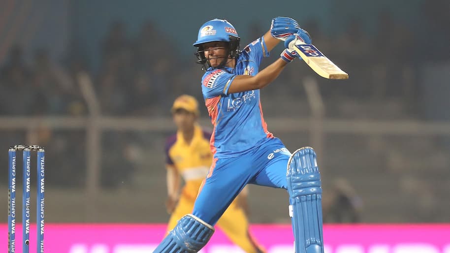 Harmanpreet's 53* vs UPW