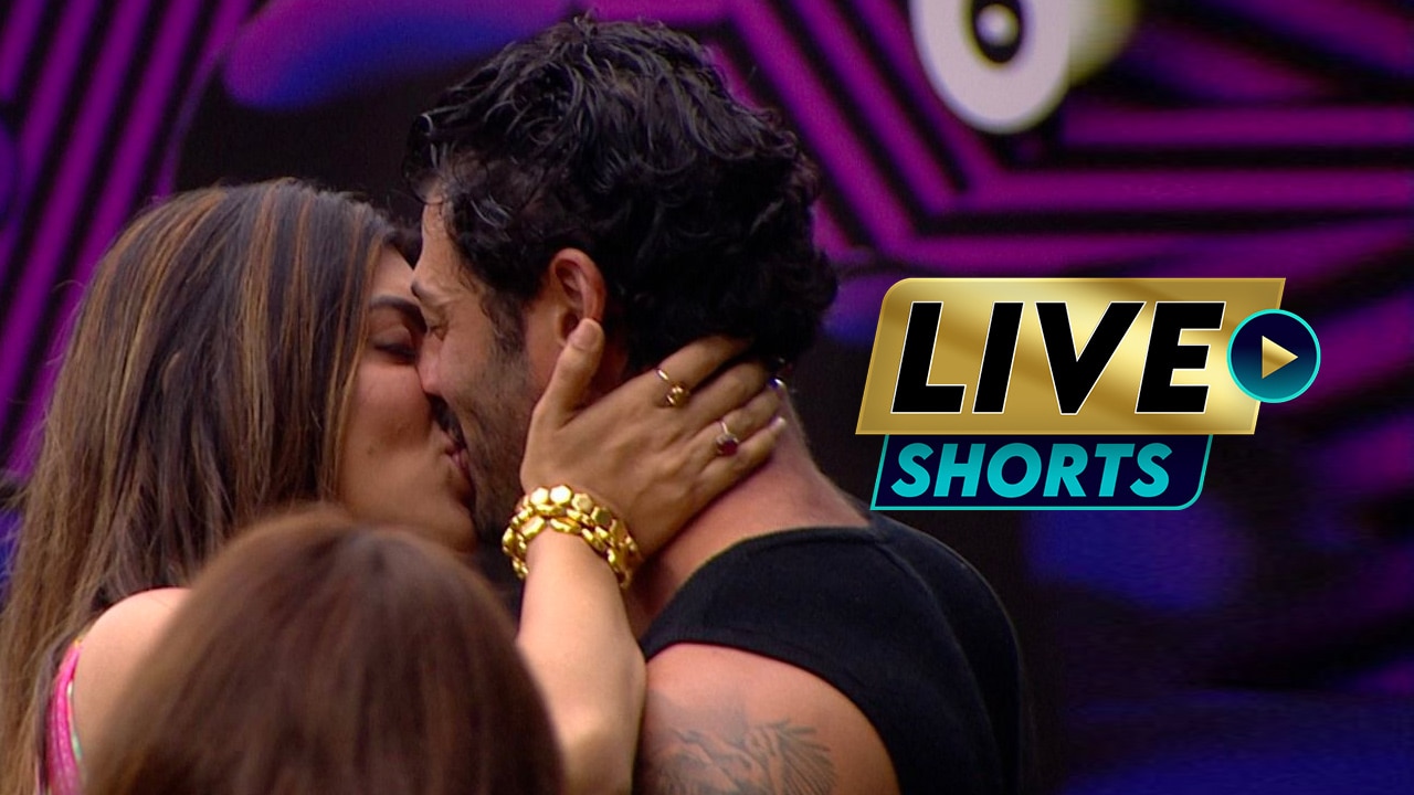 Caught! Akanksha-Jad smooching!